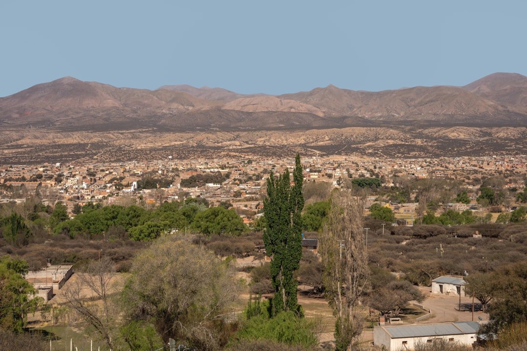 Soroche en Jujuy: Cómo Aclimatarse a la Altura y No Arruinar el Viaje, Jujuy Argentina — foto de Mauro Mathys en Unsplash